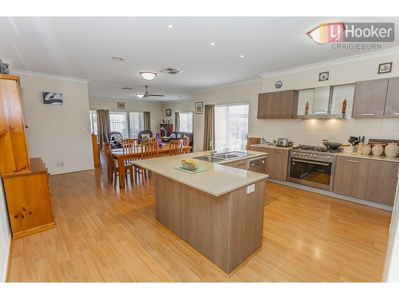 52 Mareeba Way, Craigieburn VIC 3064