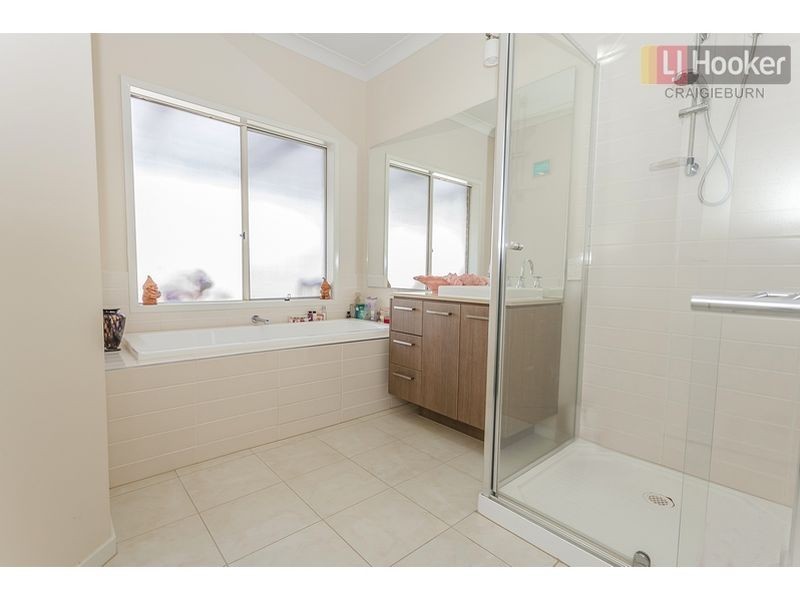 52 Mareeba Way, Craigieburn VIC 3064