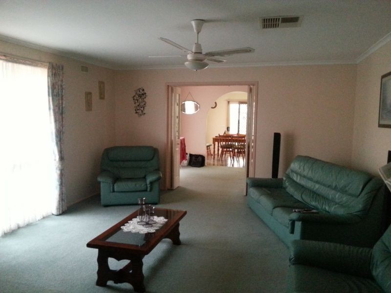 62 Bainbridge Close, Craigieburn VIC 3064