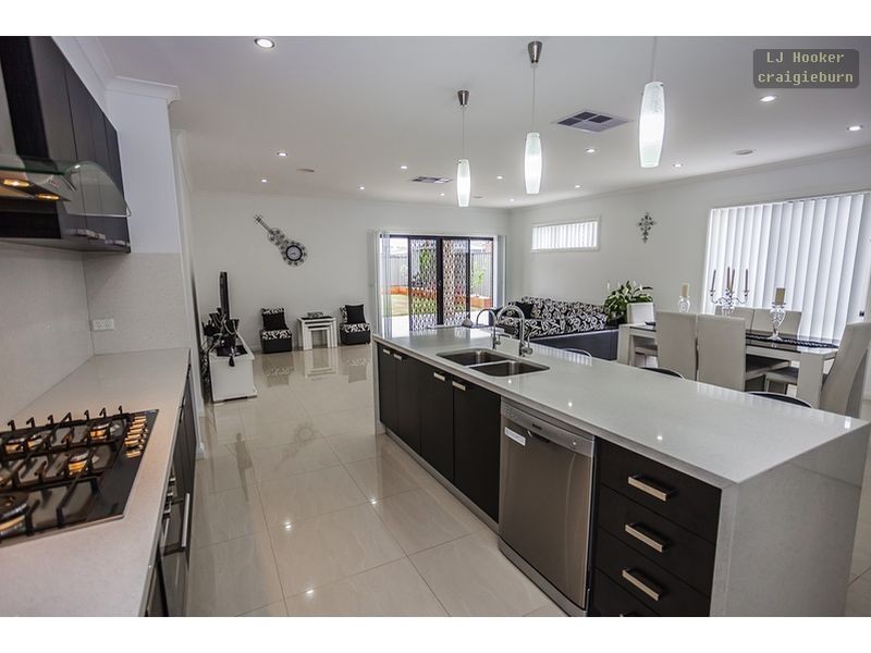 85 Newbury Blvd, Craigieburn VIC 3064