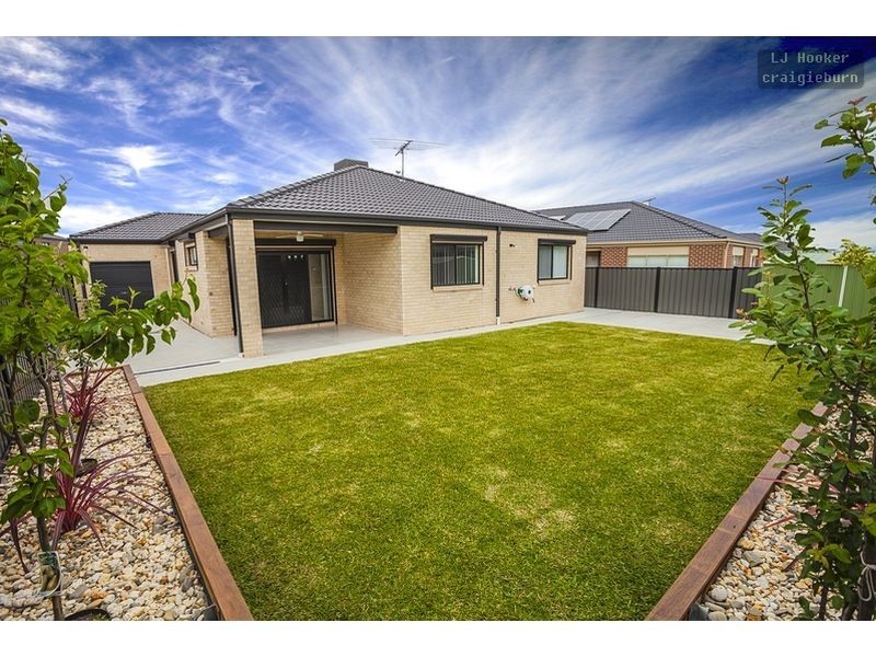 85 Newbury Blvd, Craigieburn VIC 3064