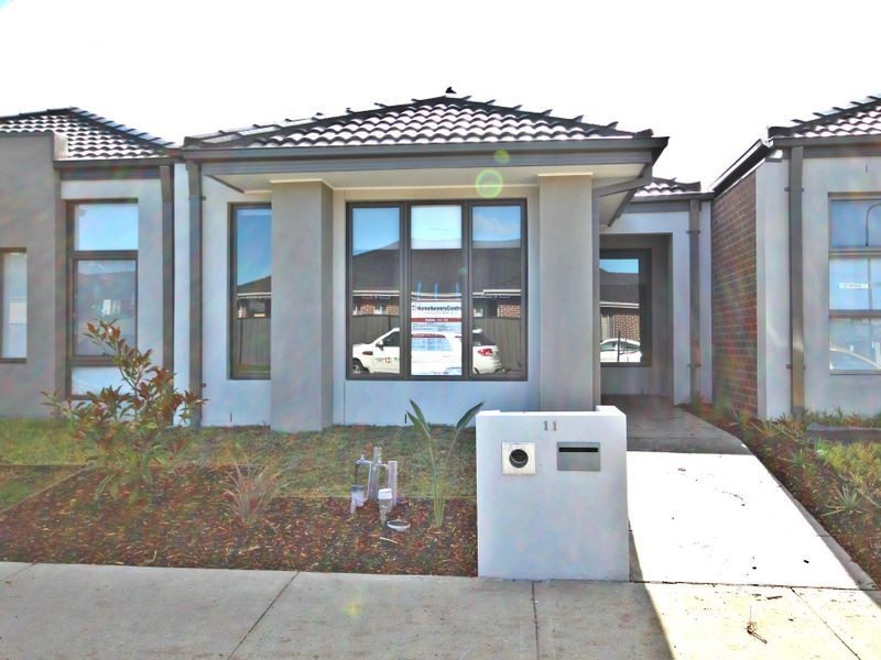 11 Sandwood Place, Craigieburn VIC 3064