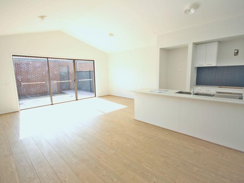 11 Sandwood Place, Craigieburn VIC 3064