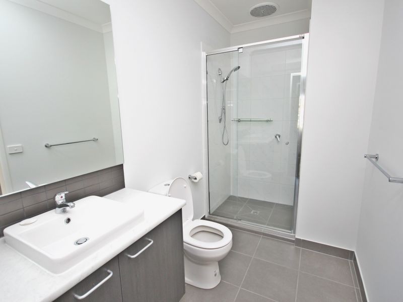 11 Sandwood Place, Craigieburn VIC 3064