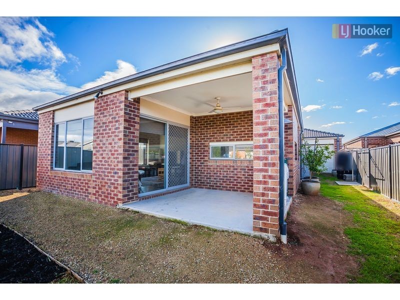 29 Bradshaw Avenue, Craigieburn VIC 3064