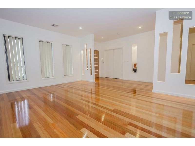 4 Ravenwoods Way, Craigieburn VIC 3064