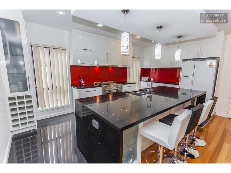 4 Ravenwoods Way, Craigieburn VIC 3064