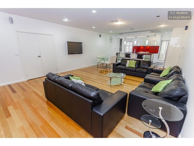 4 Ravenwoods Way, Craigieburn VIC 3064