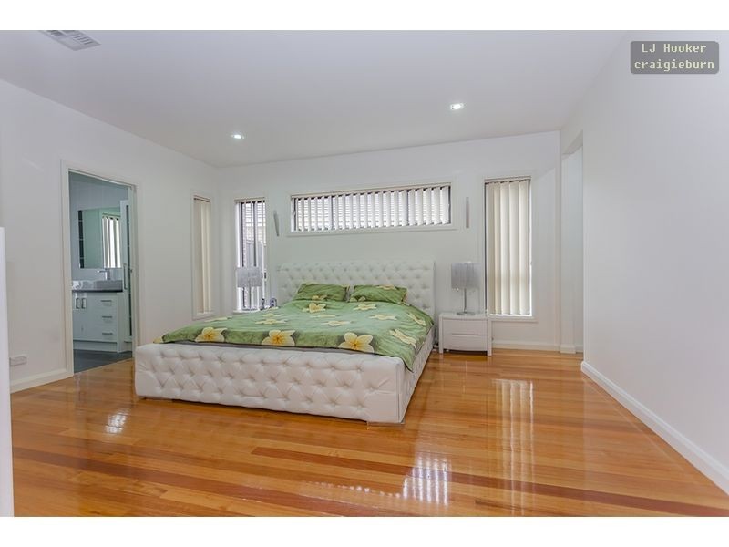 4 Ravenwoods Way, Craigieburn VIC 3064