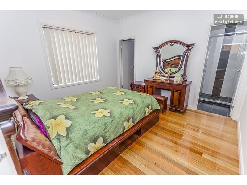 4 Ravenwoods Way, Craigieburn VIC 3064