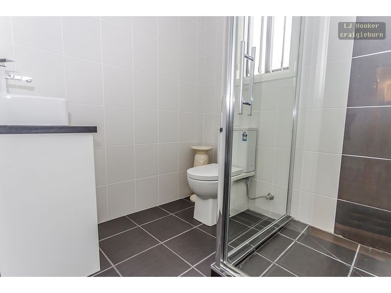 4 Ravenwoods Way, Craigieburn VIC 3064