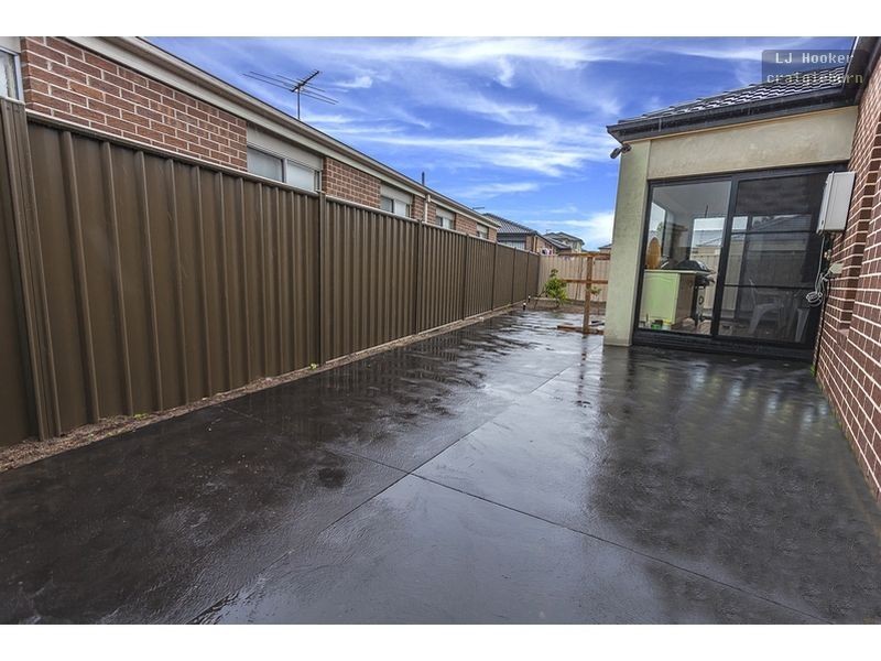 4 Ravenwoods Way, Craigieburn VIC 3064