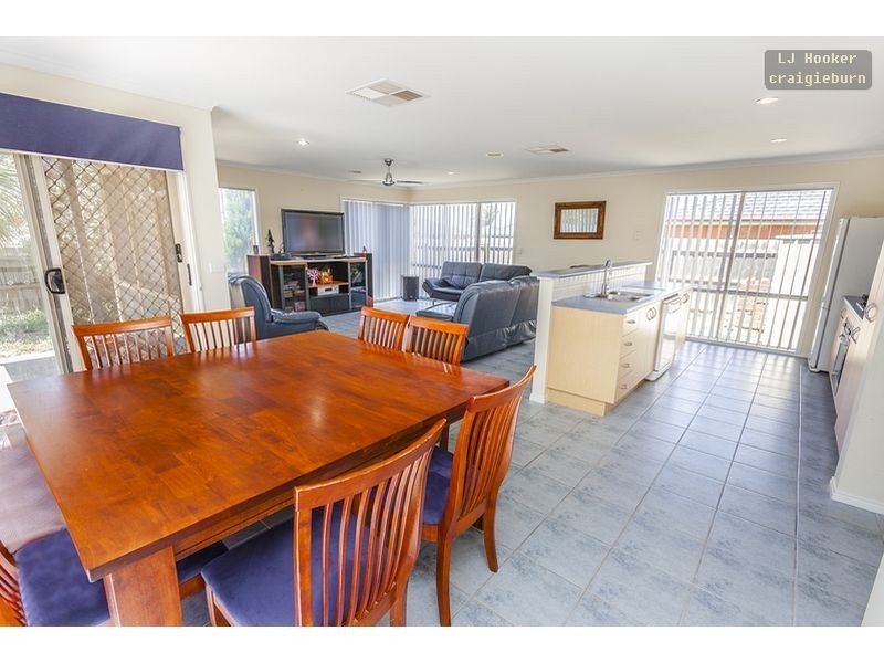 6 Crouch Court, Roxburgh Park VIC 3064