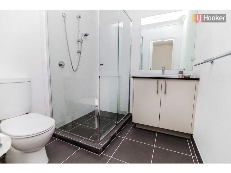 76 Thoresby Circuit, Craigieburn VIC 3064