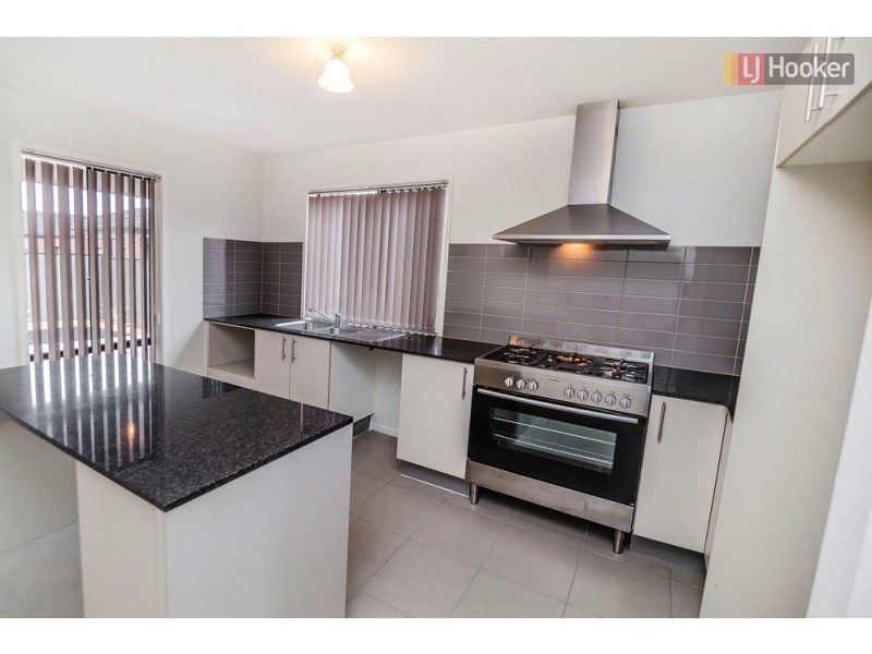 76 Thoresby Circuit, Craigieburn VIC 3064