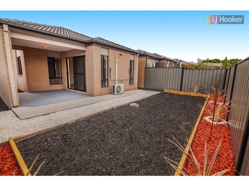 76 Thoresby Circuit, Craigieburn VIC 3064
