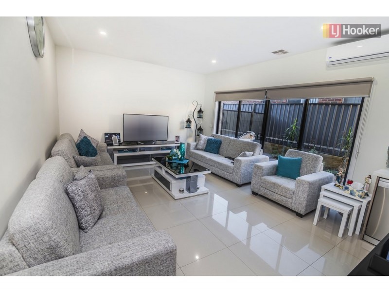 24 Faith Road, Craigieburn VIC 3064