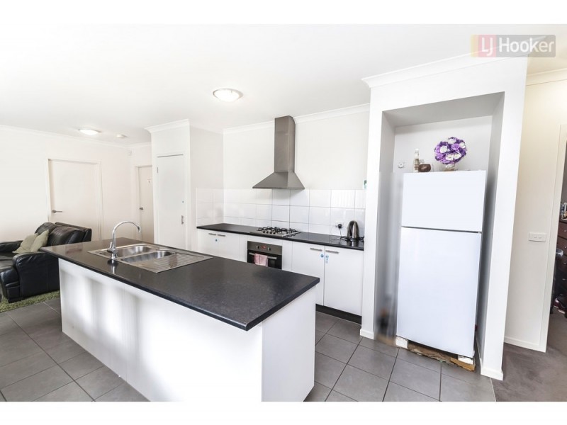 34 Cockatiel Circuit, Craigieburn VIC 3064