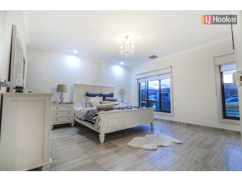 5 Recreation Street, Roxburgh Park VIC 3064