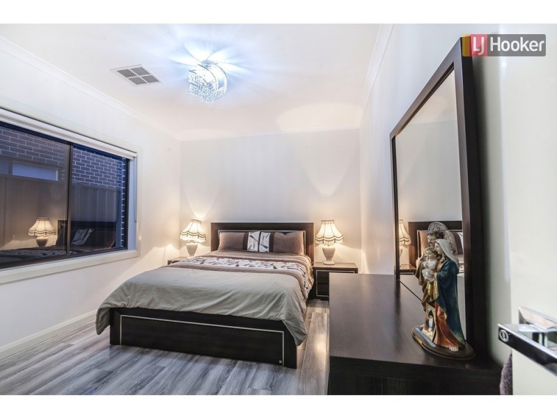 5 Recreation Street, Roxburgh Park VIC 3064