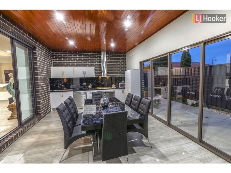 5 Recreation Street, Roxburgh Park VIC 3064