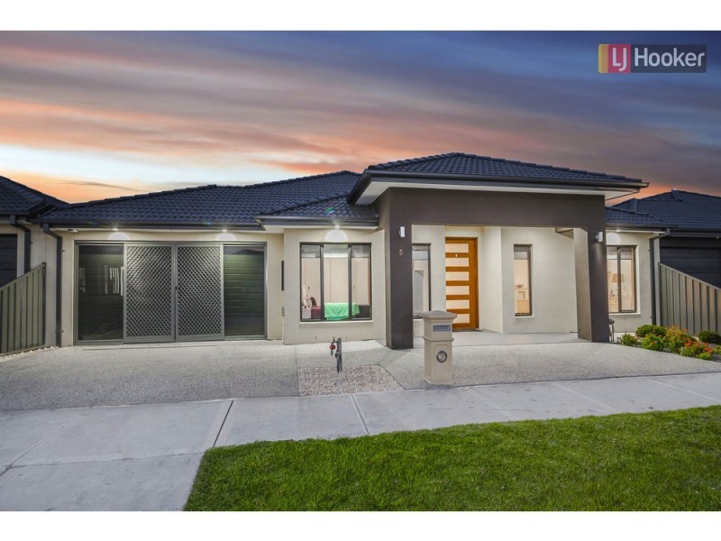 5 Recreation Street, Roxburgh Park VIC 3064