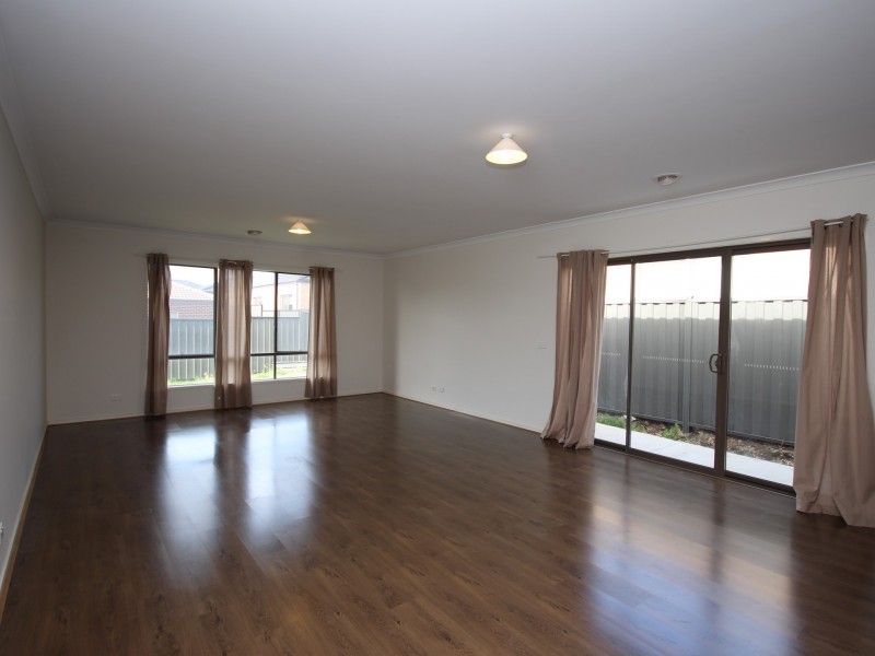 7 Euphoria Street, Craigieburn VIC 3064