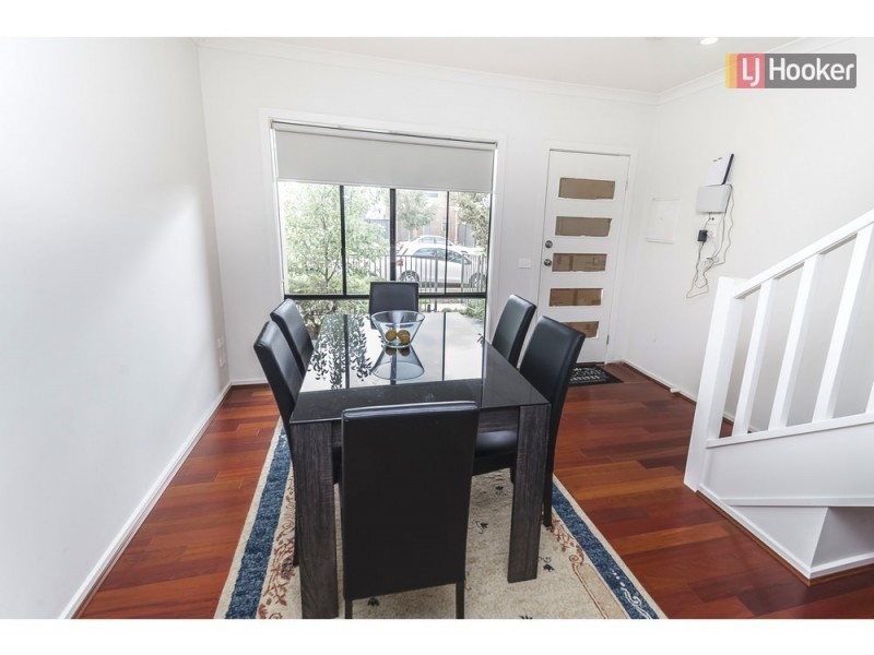 61 Valiant Crescent, Craigieburn VIC 3064