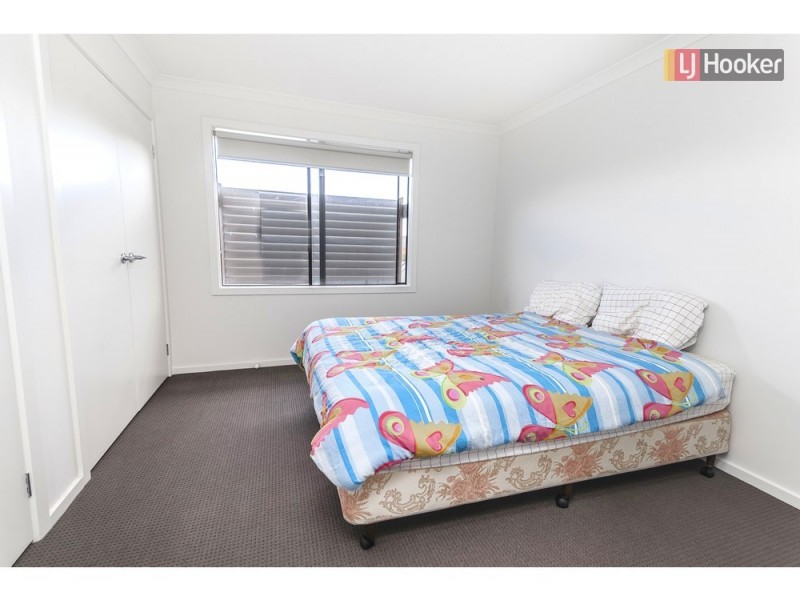 61 Valiant Crescent, Craigieburn VIC 3064