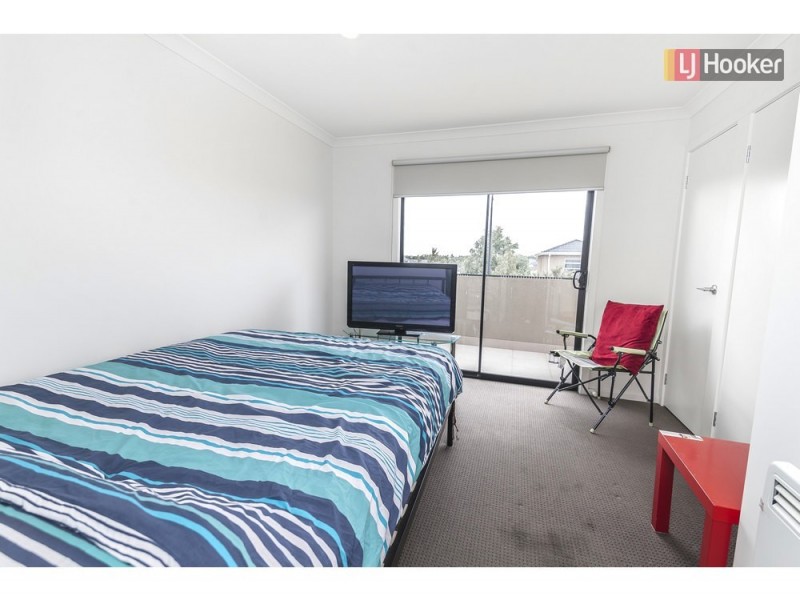 61 Valiant Crescent, Craigieburn VIC 3064