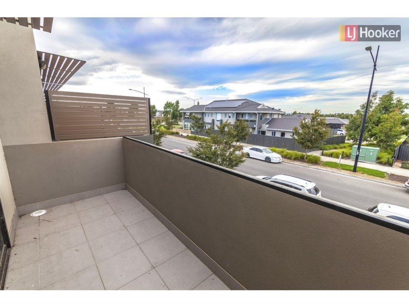 61 Valiant Crescent, Craigieburn VIC 3064