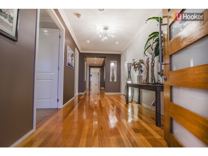 4 Lysterfield Drive, Greenvale VIC 3059