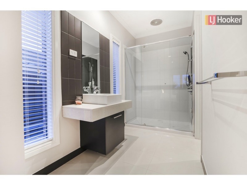 4 Lysterfield Drive, Greenvale VIC 3059