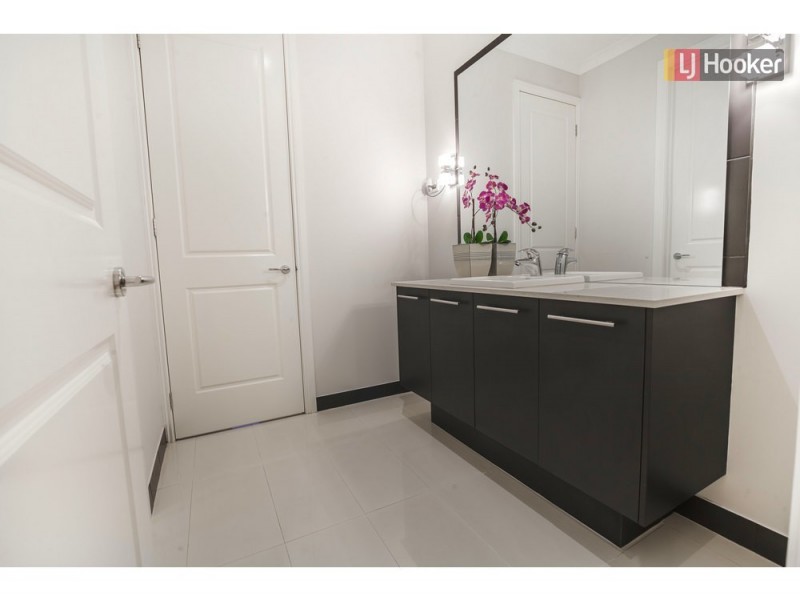 4 Lysterfield Drive, Greenvale VIC 3059