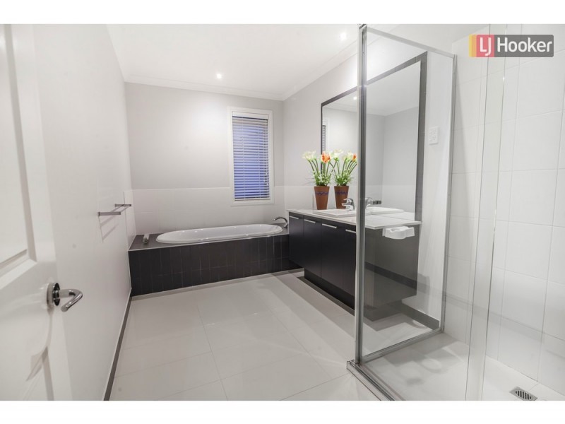 4 Lysterfield Drive, Greenvale VIC 3059