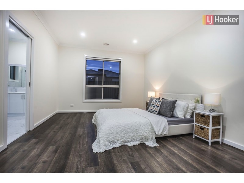 46 Peninsula Crescent, Craigieburn VIC 3064