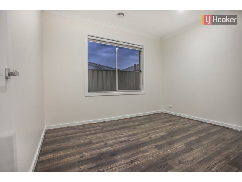 46 Peninsula Crescent, Craigieburn VIC 3064