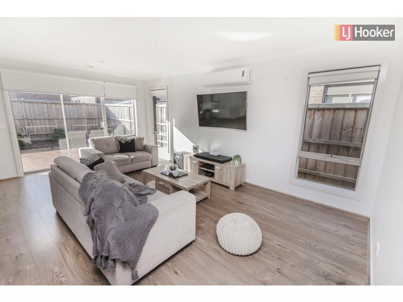 18 Howren Terrace, Greenvale VIC 3059