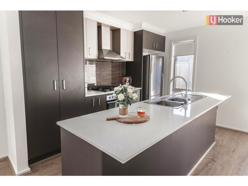 18 Howren Terrace, Greenvale VIC 3059