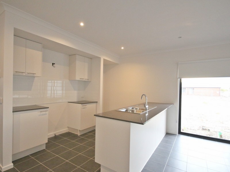 38 Delta Drive, Craigieburn VIC 3064