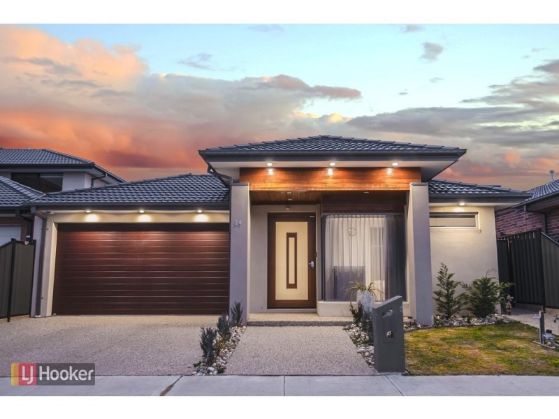 24 Peninsula Crescent, Craigieburn VIC 3064