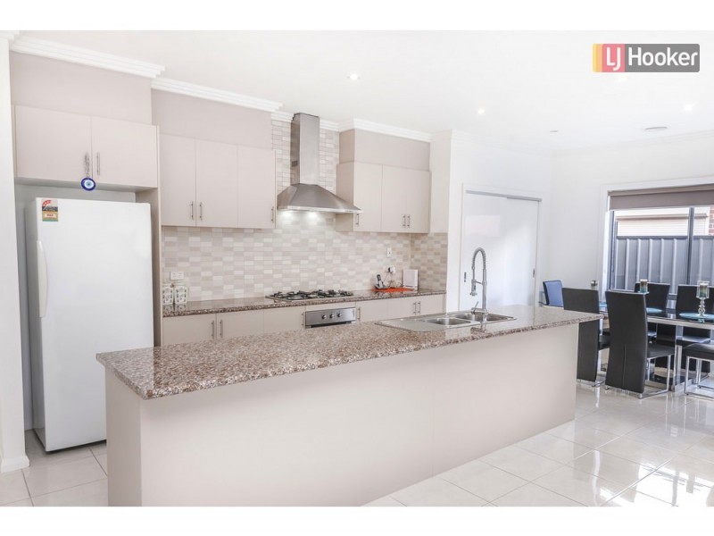 286 Waterview Blvd, Craigieburn VIC 3064