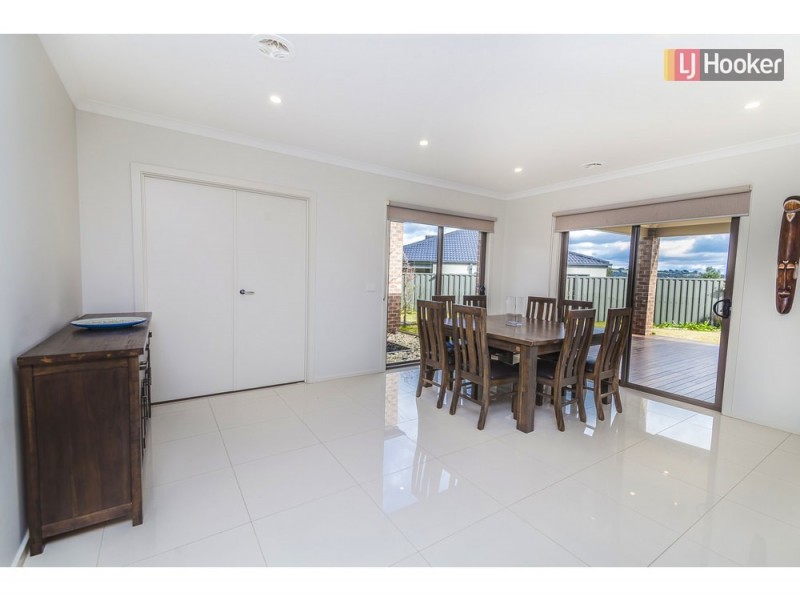 5 Montpellier Crescent, Craigieburn VIC 3064
