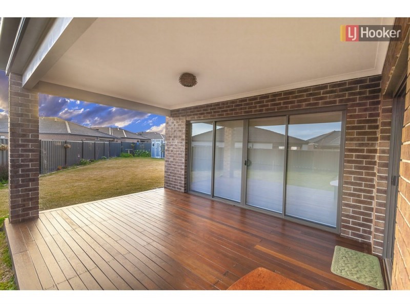 5 Montpellier Crescent, Craigieburn VIC 3064