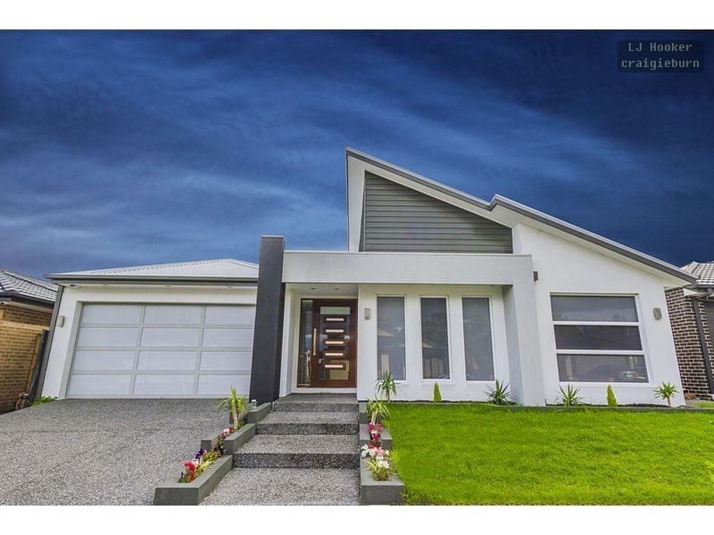 11 Westbury Parkway, Roxburgh Park VIC 3064