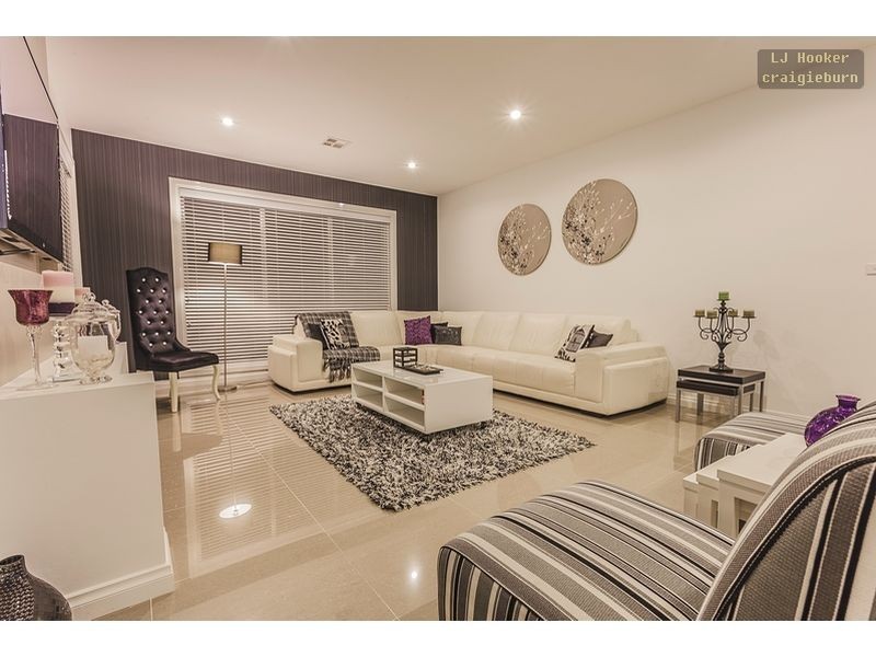 11 Westbury Parkway, Roxburgh Park VIC 3064