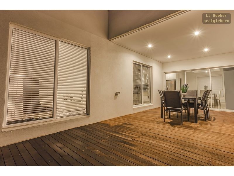 11 Westbury Parkway, Roxburgh Park VIC 3064