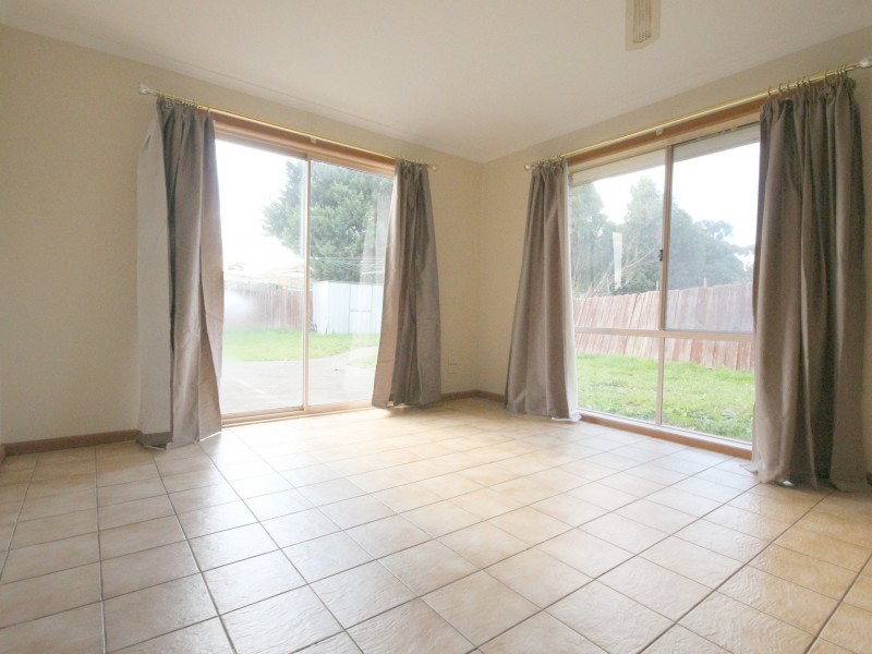 8 Judge Place, Roxburgh Park VIC 3064