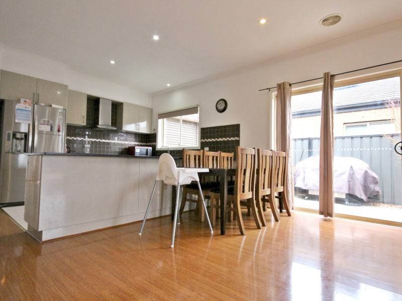 37 Brickwood Circuit, Craigieburn VIC 3064