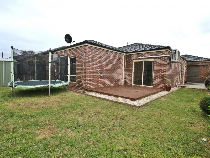 37 Brickwood Circuit, Craigieburn VIC 3064